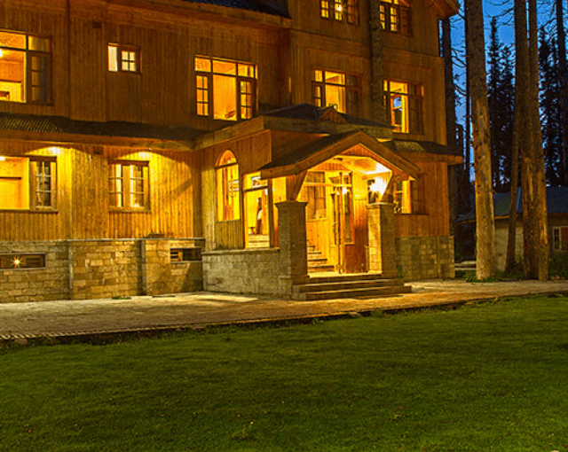 Top Luxury Hotels in Gulmarg: Your Guide to the Best Himalayan Retreats